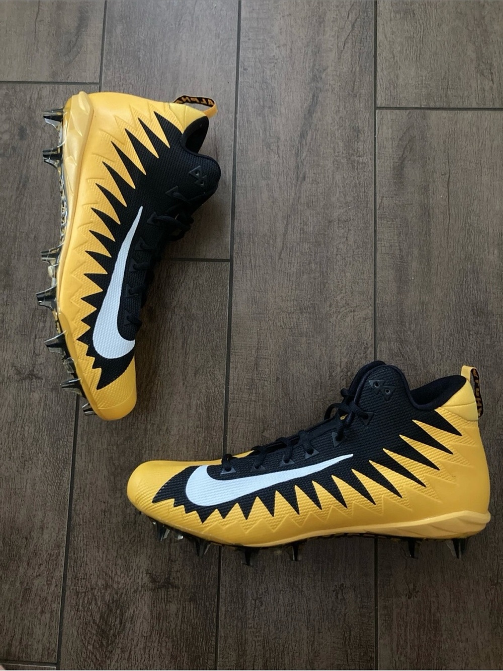 NIKE FOOTBALL ALPHA MENACE ELITE BLACK YELLOW WHITE AJ6604 005 US MENS SZ 14.5